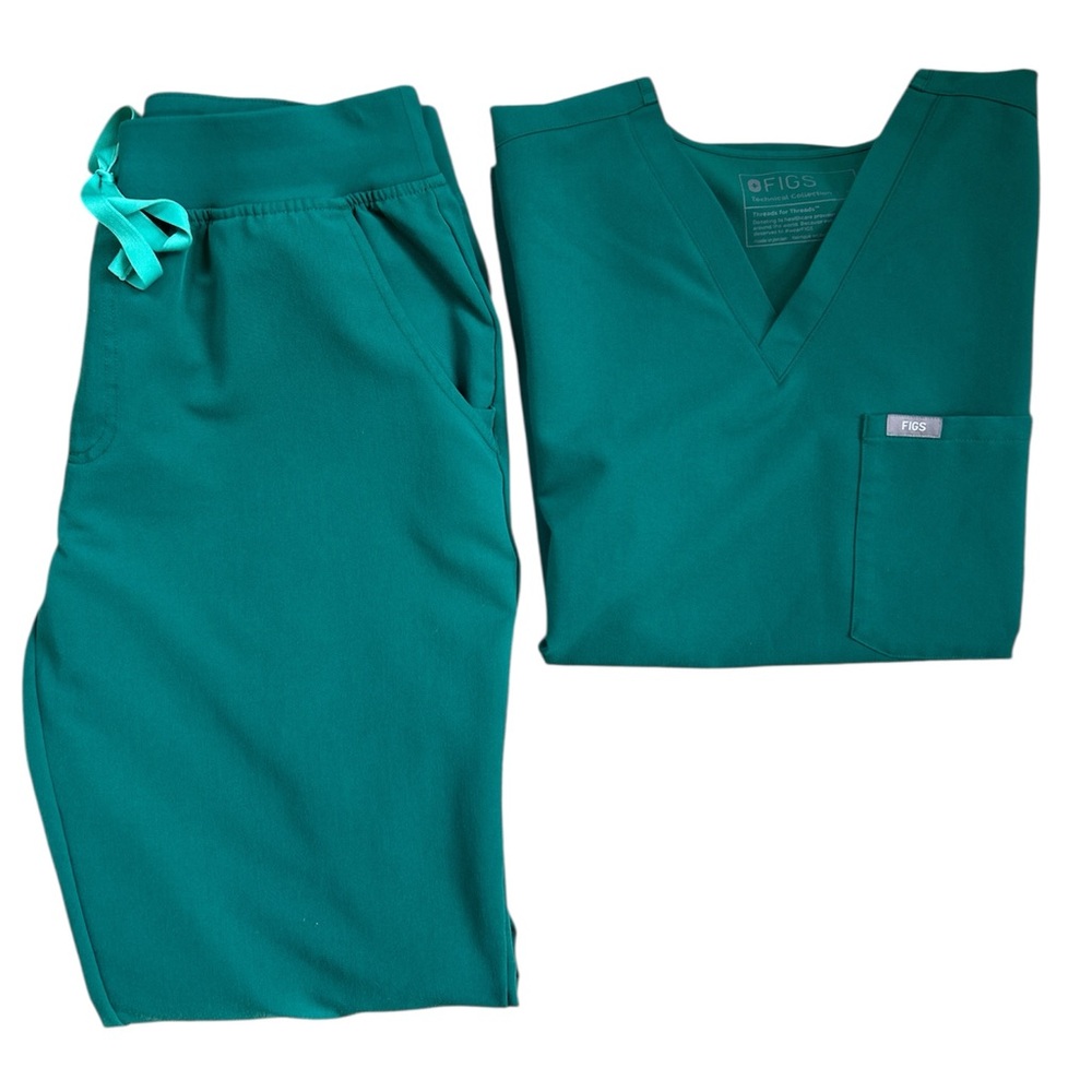 FIGS Scrub Set